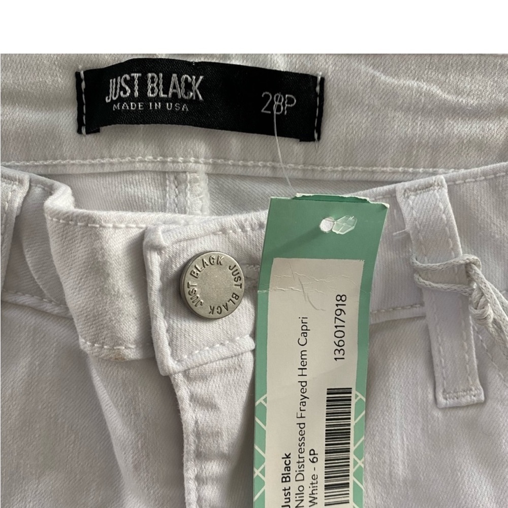 Just Black Nilo Distressed White Frayed Hem Capri Jeans NWT Size 28P - Picture 6 of 8